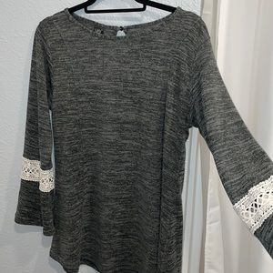 Lildy keyhole tunic size small/med